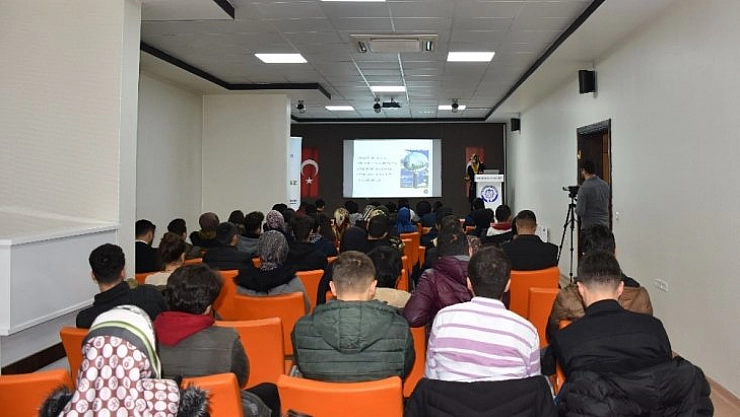 Gençlere motivasyon semineri