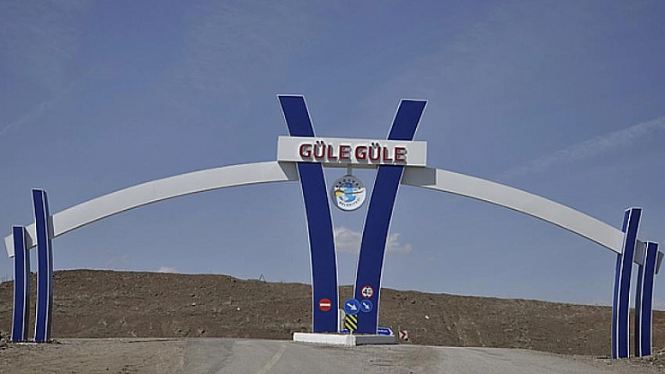 Giriş çıkışa tabela