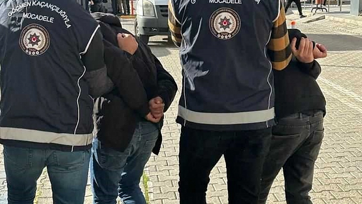 Göçmen kaçakçısı 2 kişi tutuklandı