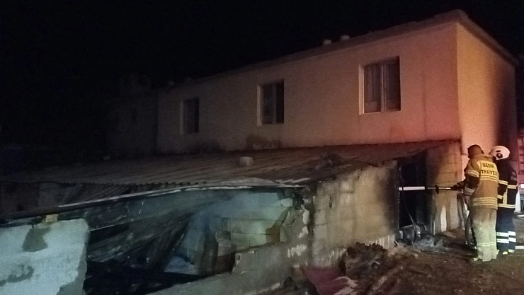 Gölbaşı'nda ahır yangını korkuttu