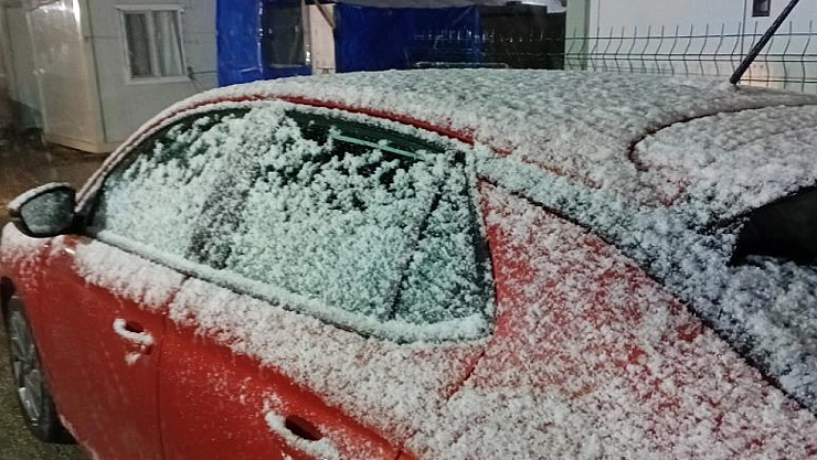 Gölbaşı ve Besni ilçeleri beyaza büründü