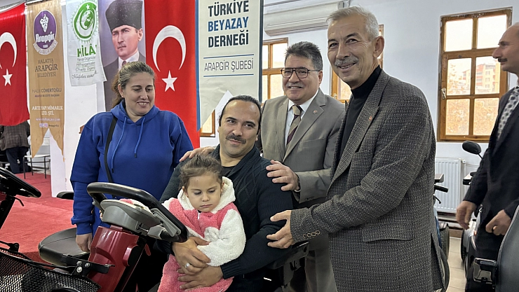 Gönüller bir oldu: 142 sandalye teslim edildi