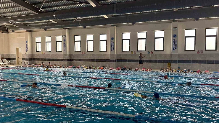 Battalgazi Belediyesi, Göztepe Yüzme Havuzu'nu Halkla Buluşturuyor