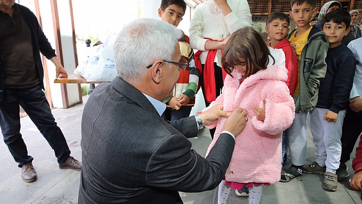 Felaketi dayanışmayla atlatıyoruz