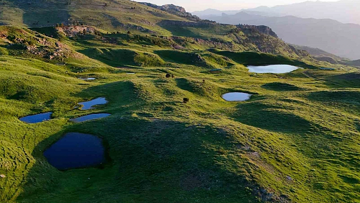 Dipsiz Göl hayran bırakıyor!