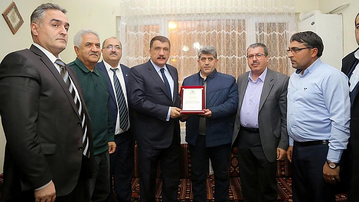 Gürkan'a teşekkür plaketi 