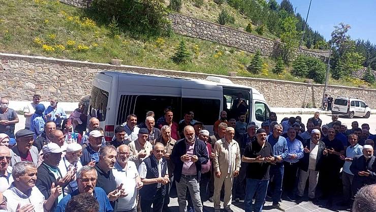 Bayburt'tan hacı adayları kutsal topraklara uğurlandı