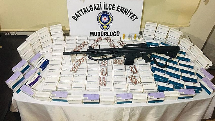 Hap ve silah ele geçirildi