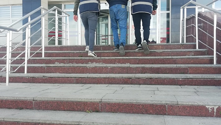 Hapis cezası bulunan 3 kişi yakalandı