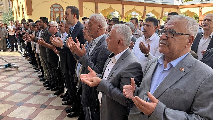 Hayatını kaybeden Filistinliler için gıyabi cenaze namazı