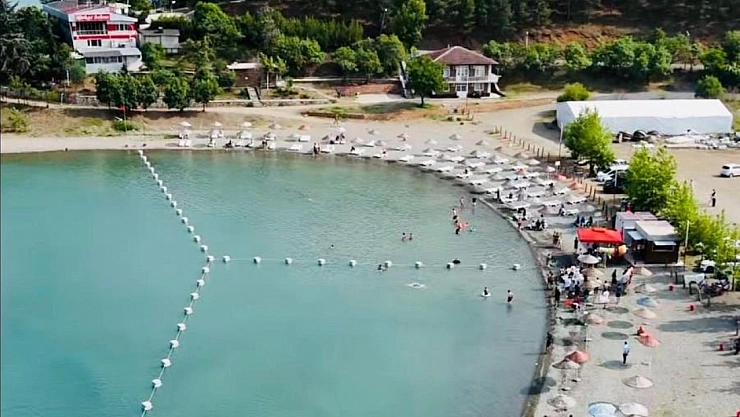 Hazar Gölü, ziyaretçi akınına uğruyor