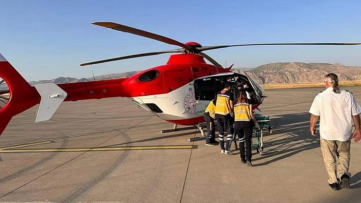 Helikopter 40 günlük bebek için havalandı