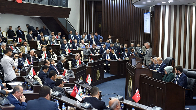 'Hiçbir zaman siyasi polemiklere girmedik'