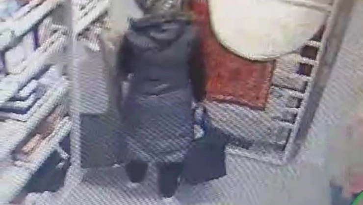 Hırsızı çaldığı ürünlerin alarmları ele verdi