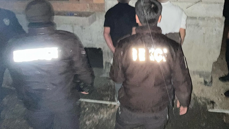 Hırsızlık yaparken yakalandı