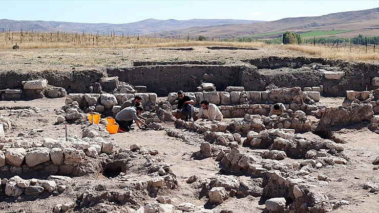 Hititlere ait 22 mühür ve 56 tablet bulundu