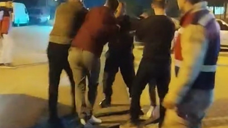 Husumetli aileler birbirine girdi: 1 ağır yaralı