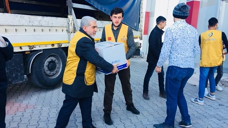 İdliblilere yardım tırı