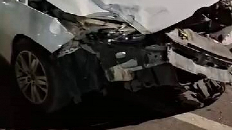 İki Araç Çarpıştı: 2 Kişi Yaralandı