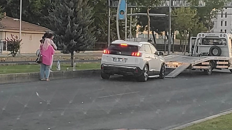 İki aracın karıştığı kazada