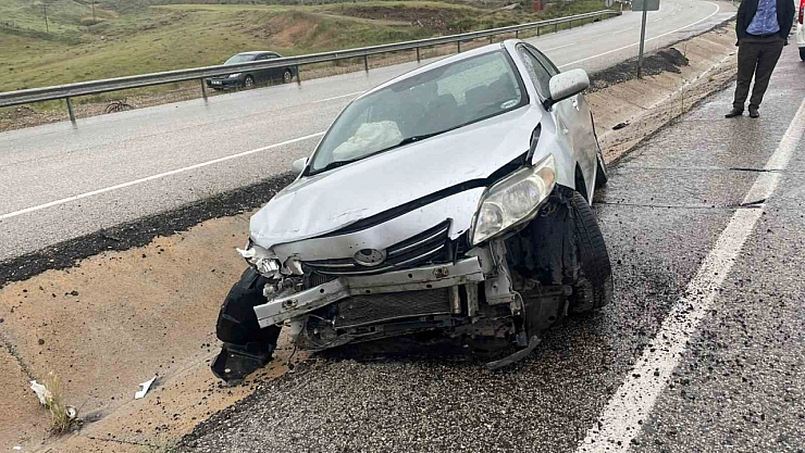 İki ayrı kazada, 3 kişi yaralandı