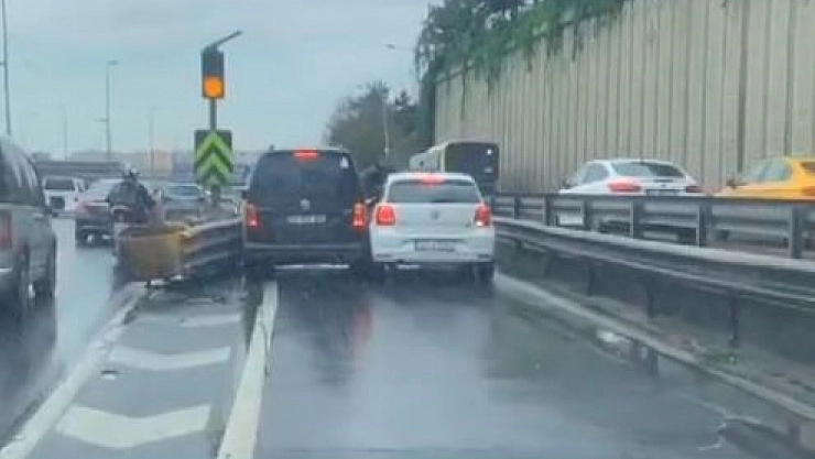 İki inatçı sürücü bariyerlere böyle sıkıştı