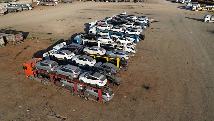 İkinci el araçlar Suriye'ye taşınıyor