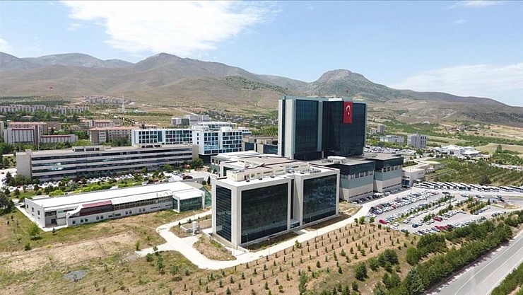 İlklerin üniversitesi! Bir rekor daha kırdı!