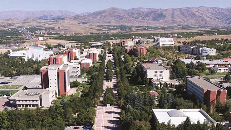 İnönü Üniversitesi'nde keyfi uygulama! Dekan öğrencilere 'Hak Etmiyorsunuz!' dedi