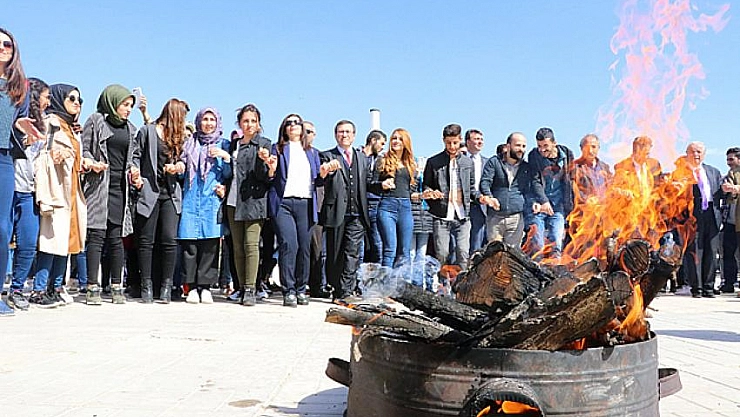 İnönü'de Nevruz ateşi 