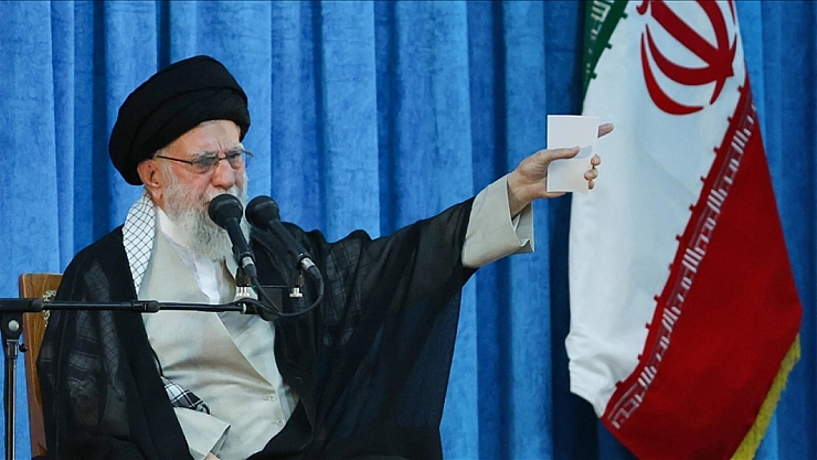 İran lideri Hamaney'den ABD'ye uyarı!