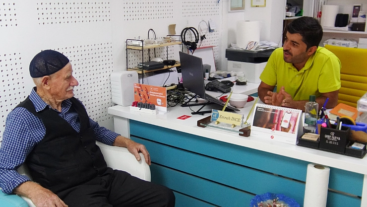 'İşitme cihazları dünyayla iletişimini sağlayan bir köprüdür'