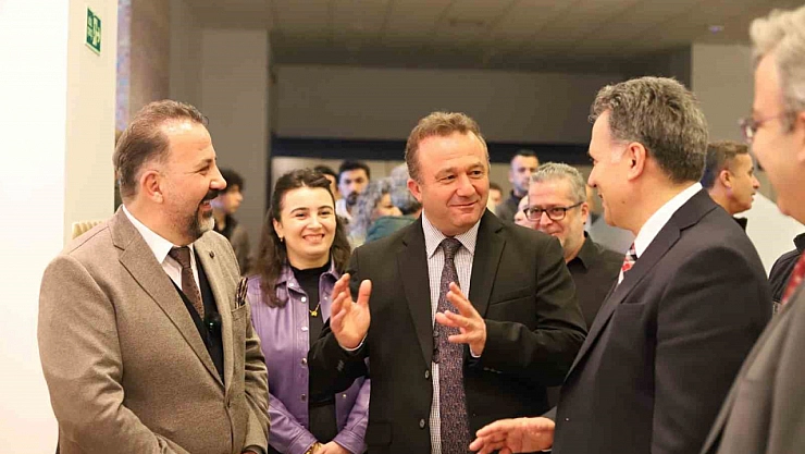 İskenderoğlu'nun Kişisel Sergisi Sanatseverlerle Buluştu