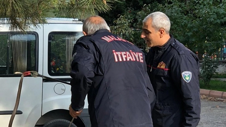İtfaiye yılan yakaladı