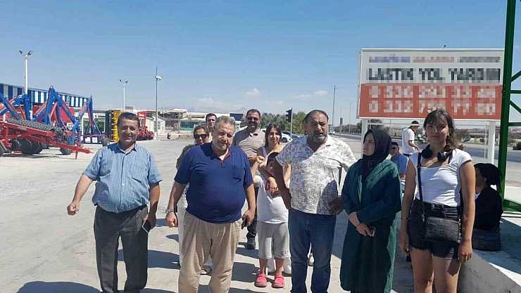 İzmir-Adana seferi çileye döndü: Mazotu bitince yolcular mağdur oldu