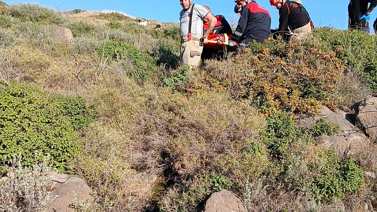 İzmir'de avcılık yaparken kayalıklardan düştü