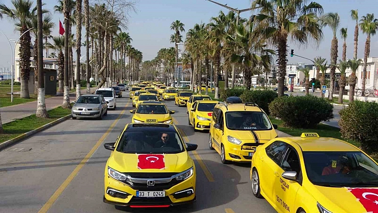 450 taksicinin düzenlediği konvoyla anıldı
