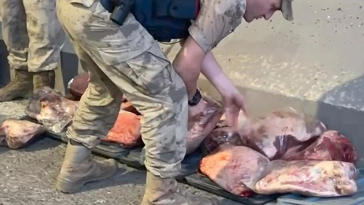 Jandarma 1 ton 700 kilo mühürsüz et ele geçirdi