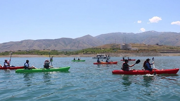 Jandarmadan bot gösterisi