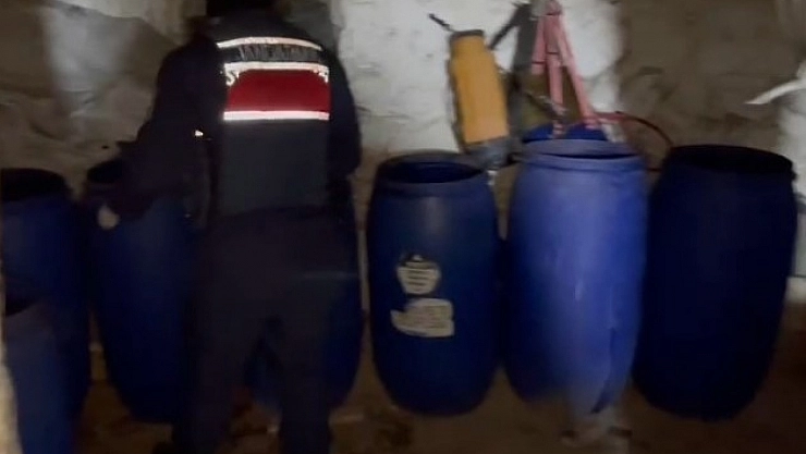 Jandarmadan şafak baskını