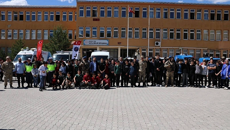 Jandarmadan tanıtım ve bilgilendirme atağı