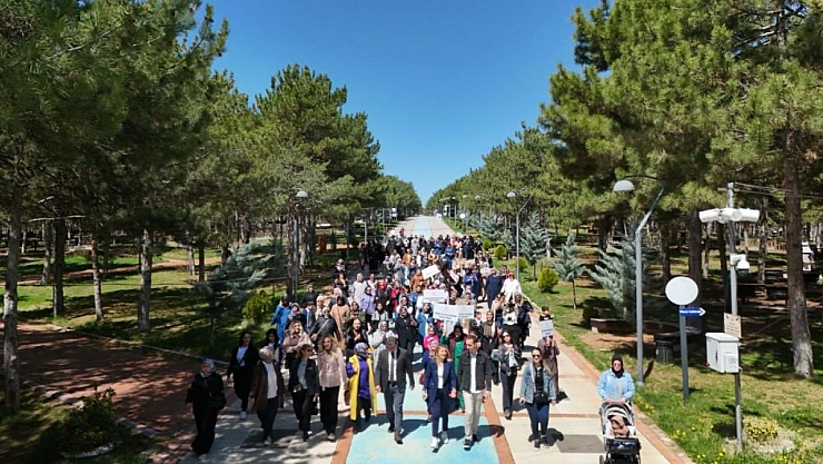 Kadınlardan kalp sağlığına yürüyüşlü destek