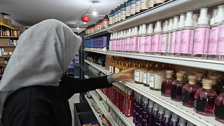 Kadınların emeği kokuya dönüşüyor