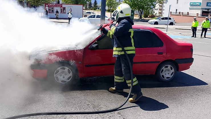 Kahramanmaraş'ta otomobil yangını