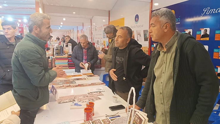 Kahta'da açılan ilk kitap fuarına yoğun ilgi