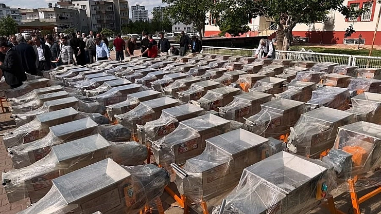 Kahta'daki 99 çiftçiye üzüm sıkma makinesi dağıtıldı