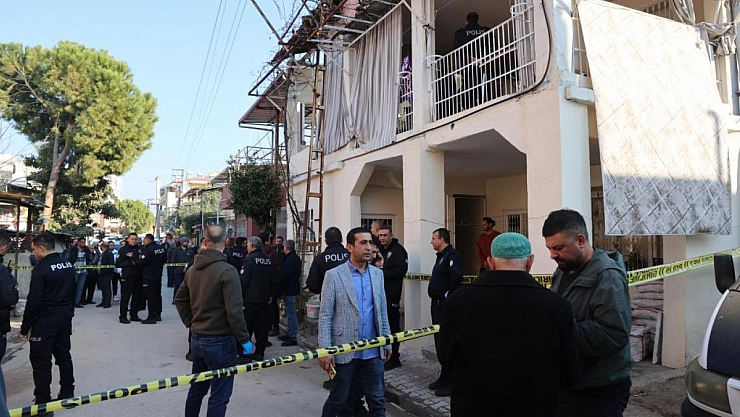 Kahvaltı sofrasında vahşet: İki kadın bir erkek bıçaklanarak öldürüldü!