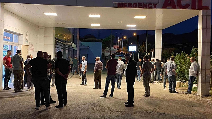 Kamyonetle otomobil çarpıştı