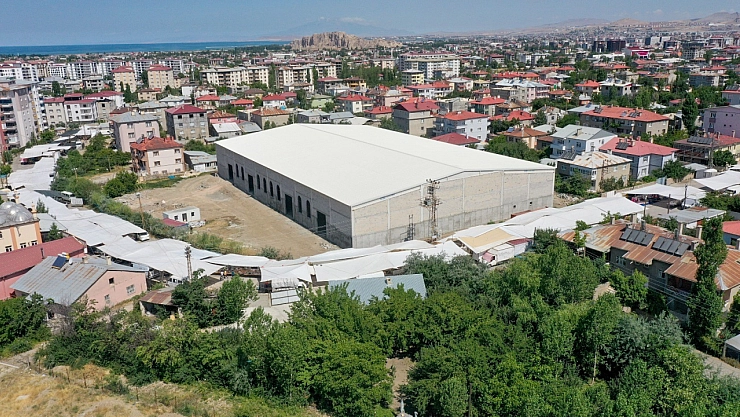 Kapalı semt pazarları yapılıyor