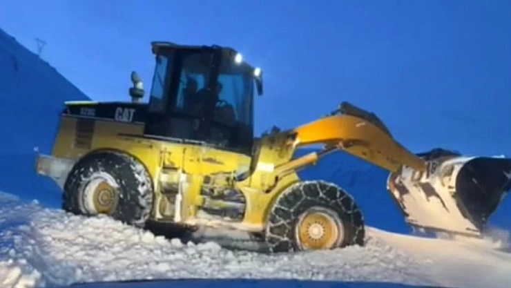 Kar ulaşımı engelledi